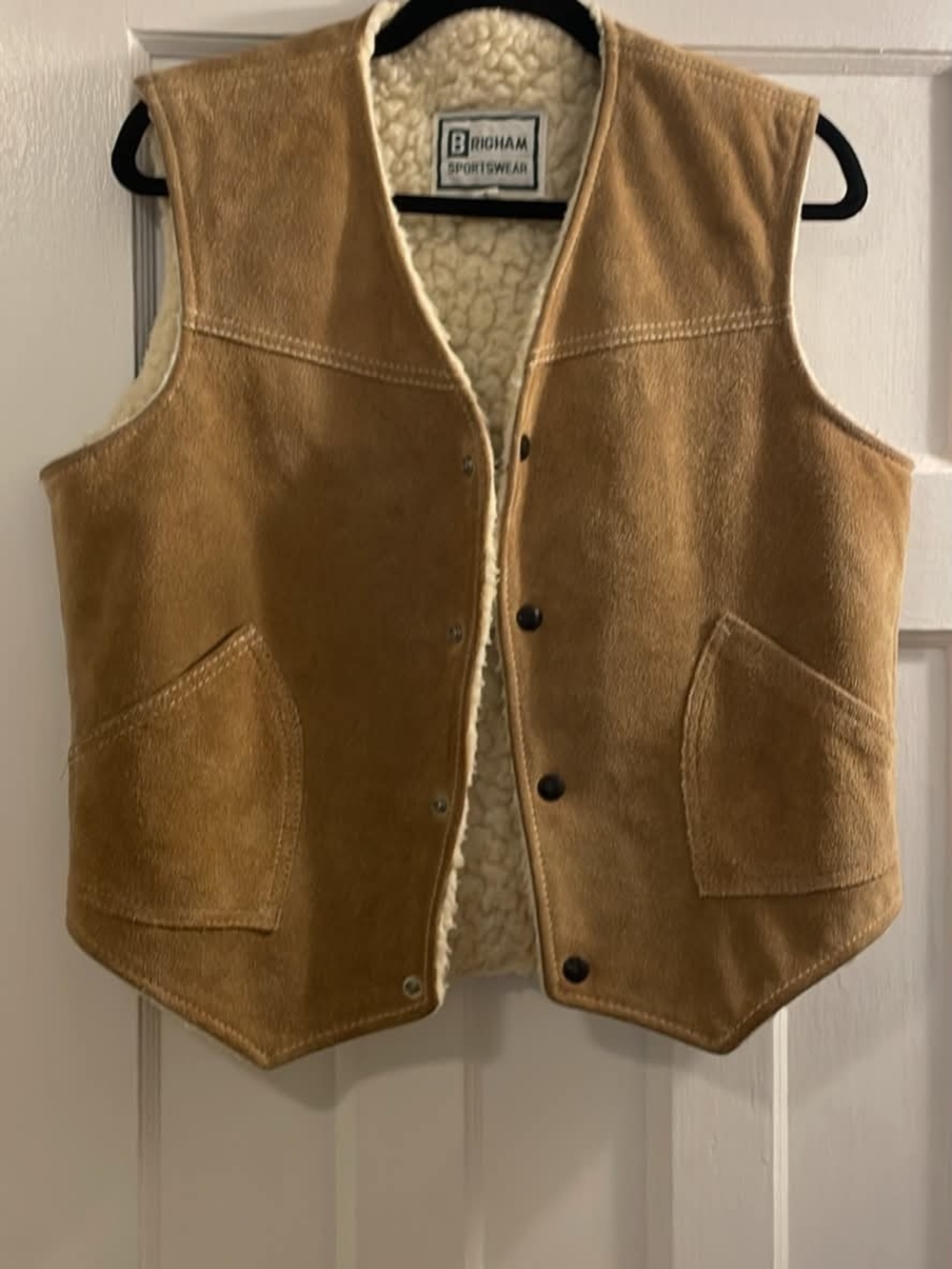 BRIGHAM SPORTSWEAR Shearling-Lined Suede Vest - Camel